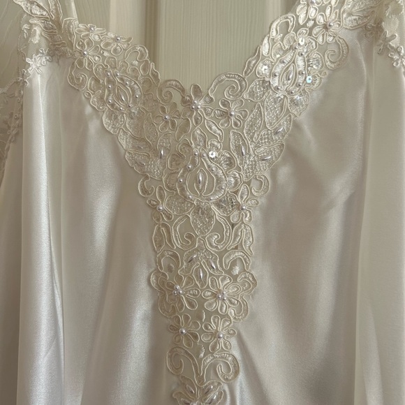 Stunning soft light ivory Dentelle negligee - NWT - size large - Picture 3 of 14